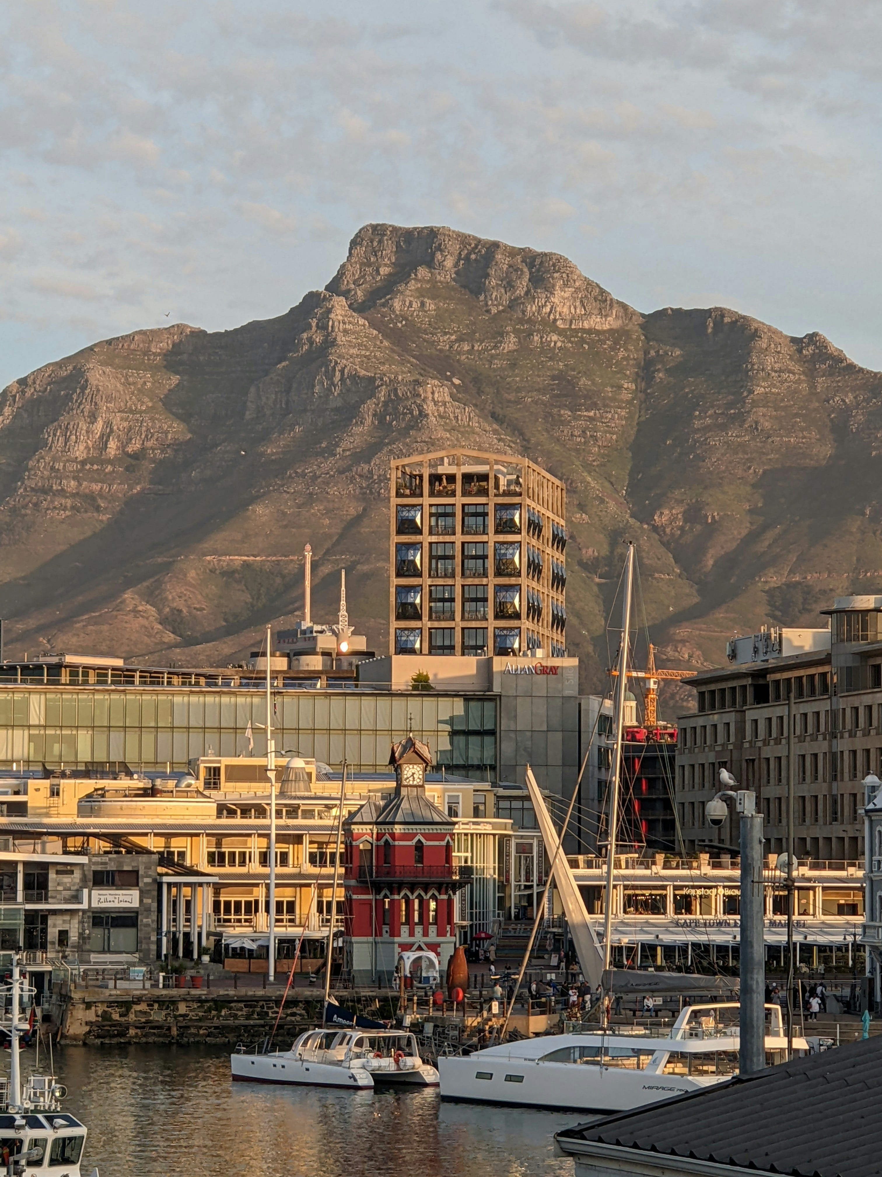 Cape Town scenic view with Table Mountain